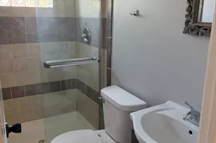 7816 S Kingston Ave, Chicago, IL 60649 - Photo 6