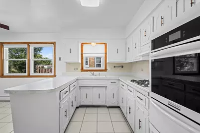5421 W Windsor Avenue #2, Chicago, IL 60630 - Photo 2