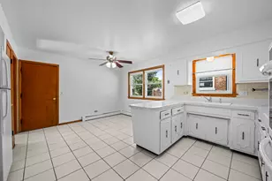 5421 W Windsor Ave, Chicago, IL 60630 - Photo 4