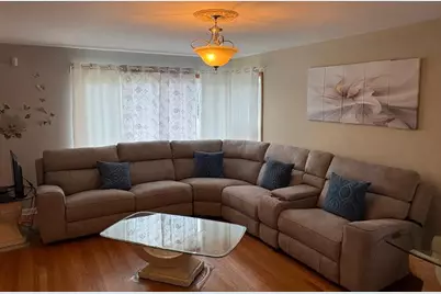235 S Mayfair Place, Chicago Heights, IL 60411 - Photo 4