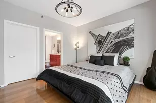 123 S Green St, Chicago, IL 60607 - Photo 16