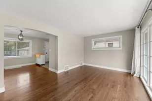 18516 Clyde Rd, Homewood, IL 60430 - Photo 4