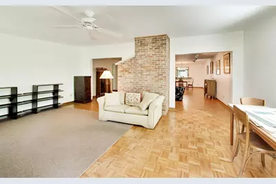 2707 Greenwood Acres Drive #2707, Dekalb, IL 60115 - Photo 8