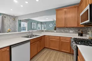 722 Metropolitan Ave, Bolingbrook, IL 60490 - Photo 8