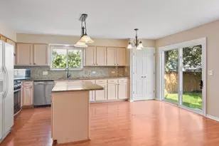 2607 Flagstone Cir, Naperville, IL 60564 - Photo 14
