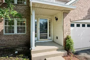 2607 Flagstone Cir, Naperville, IL 60564 - Photo 4