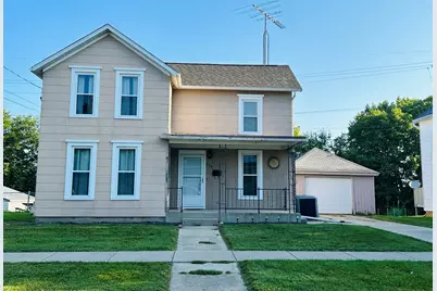 638 W Ringold, Freeport, IL 61032 - Photo 1