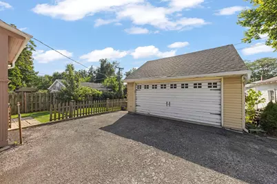 1002 N President Street, Wheaton, IL 60187 - Photo 18