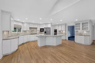 9S565 Allison Ct, Willowbrook, IL 60527 - Photo 8