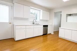 7011 N Hamlin Ave, Lincolnwood, IL 60712 - Photo 2