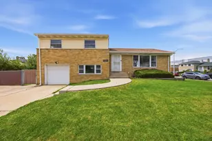 1670 N 5th Ave, Melrose Park, IL 60160 - Photo 1