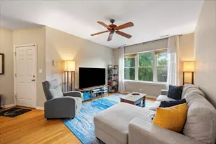 2458 W Grace St, Chicago, IL 60618 - Photo 4