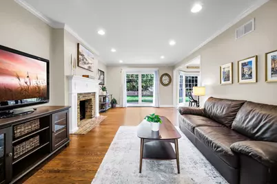 2031 Burnham Place, Wheaton, IL 60189 - Photo 16