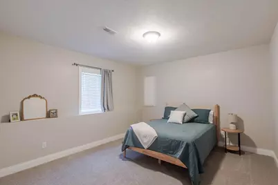 5808 Sugarberry Avenue, Bloomington, IL 61705 - Photo 36