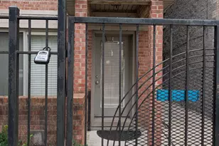 2451 W Harrison St, Chicago, IL 60612 - Photo 2