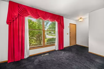 891 Laurel Drive, Aurora, IL 60506 - Photo 2