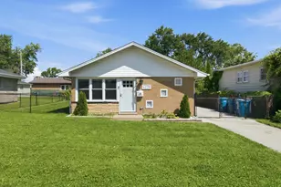 4228 W 127th St, Alsip, IL 60803 - Photo 2