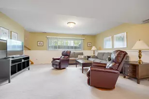 215 Parkchester Rd, Elk Grove Village, IL 60007 - Photo 14