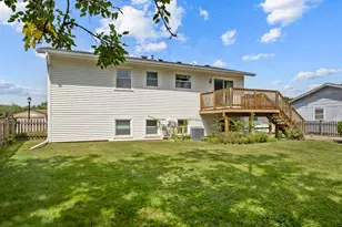 215 Parkchester Rd, Elk Grove Village, IL 60007 - Photo 22