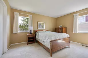 215 Parkchester Rd, Elk Grove Village, IL 60007 - Photo 10