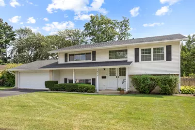215 Parkchester Road, Elk Grove Village, IL 60007 - Photo 1