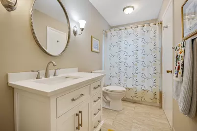 215 Parkchester Road, Elk Grove Village, IL 60007 - Photo 12