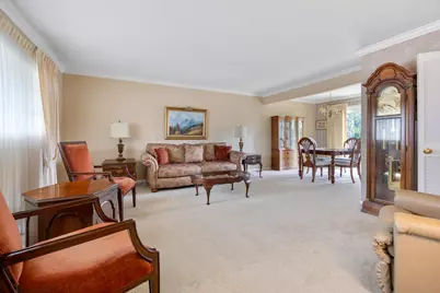215 Parkchester Road, Elk Grove Village, IL 60007 - Photo 4