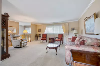 215 Parkchester Road, Elk Grove Village, IL 60007 - Photo 2