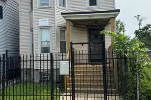 707 E 92nd Pl, Chicago, IL 60619 - Photo 1
