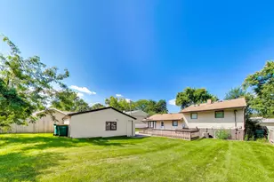 655 Thornwood Dr, Buffalo Grove, IL 60089 - Photo 10