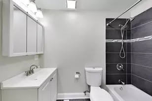 655 Thornwood Dr, Buffalo Grove, IL 60089 - Photo 8
