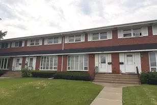 15W638 Virginia Ln, Elmhurst, IL 60126 - Photo 2