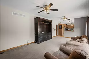 398 Essex Dr, Oswego, IL 60543 - Photo 10