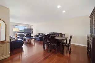 [Address not provided], Glenview, IL 60025 - Photo 4