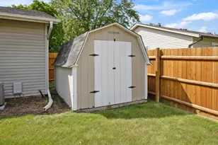 1067 Grissom Trail, Elk Grove Village, IL 60007 - Photo 22