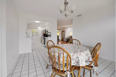 1067 Grissom Trail, Elk Grove Village, IL 60007 - Photo 6