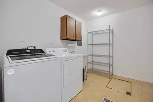 1067 Grissom Trail, Elk Grove Village, IL 60007 - Photo 10