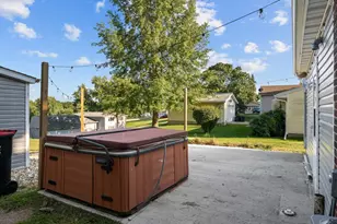 1304 SE 2nd Ave, Aledo, IL 61231 - Photo 10