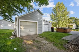 1304 SE 2nd Ave, Aledo, IL 61231 - Photo 8