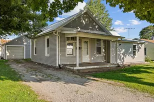 1304 SE 2nd Ave, Aledo, IL 61231 - Photo 2