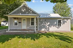 1304 SE 2nd Ave, Aledo, IL 61231 - Photo 4