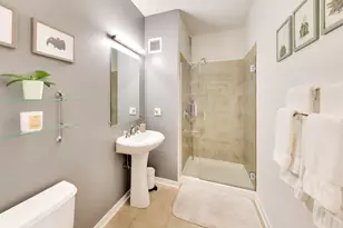 757 N Orleans St, Chicago, IL 60654 - Photo 22