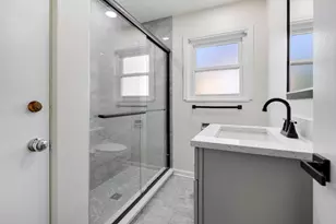 7248 N Ridge Blvd, Chicago, IL 60645 - Photo 20