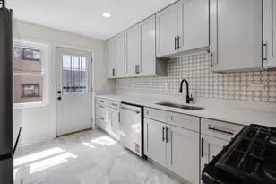 7248 N Ridge Blvd, Chicago, IL 60645 - Photo 10