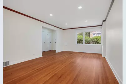 7248 N Ridge Boulevard, Chicago, IL 60645 - Photo 4