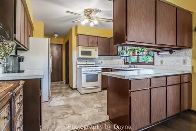 6070 Darline Drive, Saint Anne, IL 60964 - Photo 8