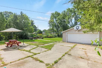 309 E Walnut Street, Roselle, IL 60172 - Photo 20
