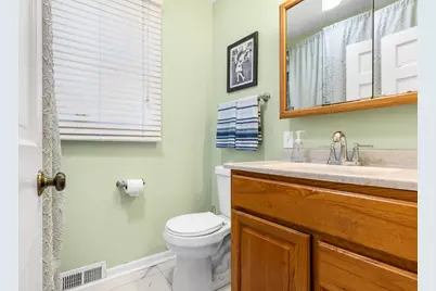 309 E Walnut Street, Roselle, IL 60172 - Photo 12