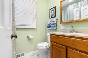 309 E Walnut St, Roselle, IL 60172 - Photo 12