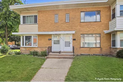 4912 Crain Street E #B, Skokie, IL 60077 - Photo 1